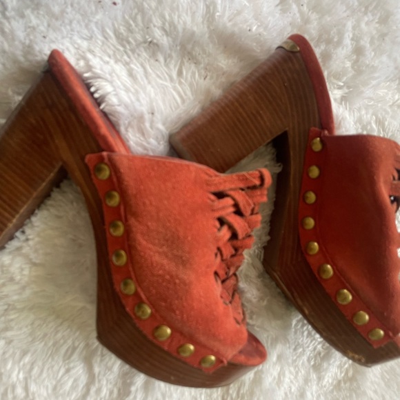 Michael Kors size 81/2 - Picture 3 of 3